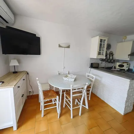 T2 Climatise Pour 6 Avec Piscine, A 20m De La Mer, Terrasse, Proche Commerces Et Attractions - Fr-1-607-84 * Agde